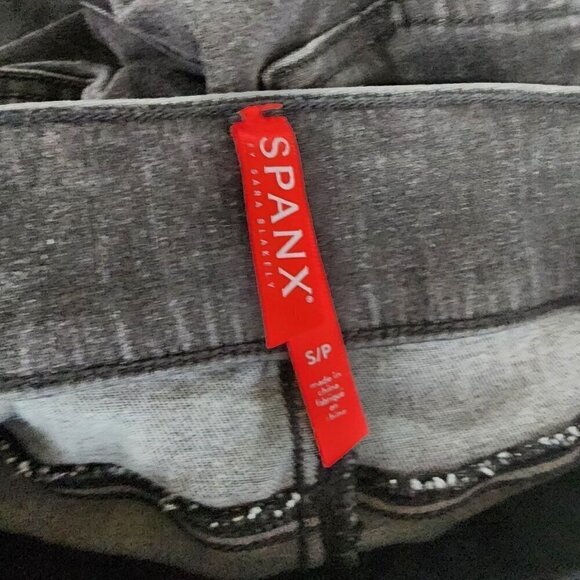 Spanx Distressed Skinny Jeans Women's S High Rise Stretch Black Denim Raw Hem - Picture 8 of 12